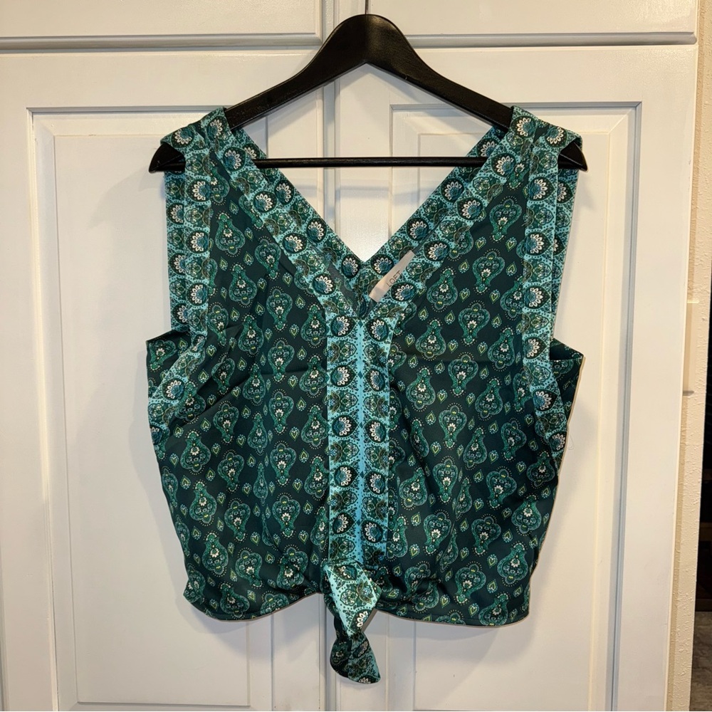 NWT- LOFT- Paisley Crop Tank with front‎ tie-Size Medium